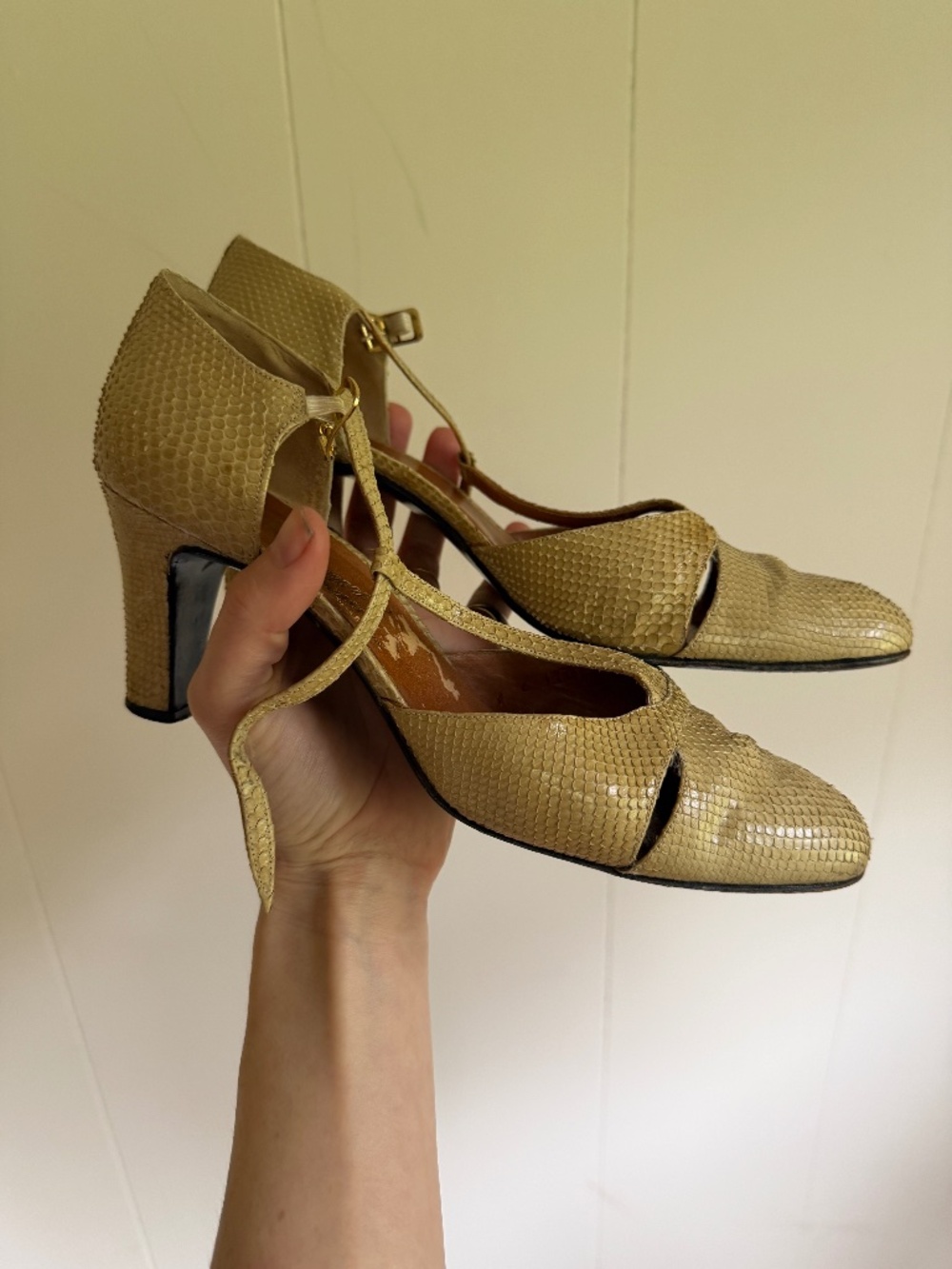 vintage leather snake skin designer tstrap heels